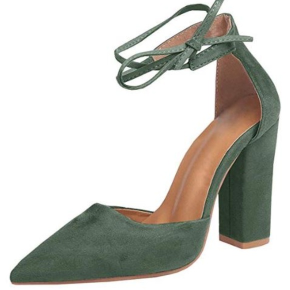 ankle strap pointed toe chunky heel shoes